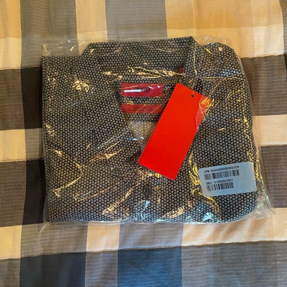 NWT Hugo Boss Long Sleeve Button Down Medium - Picture 7 of 7